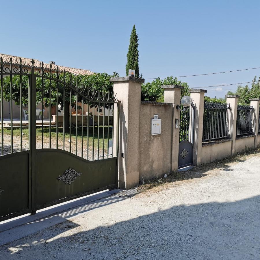 Aux Portes Du Luberon Cheval Blanc Exterior foto